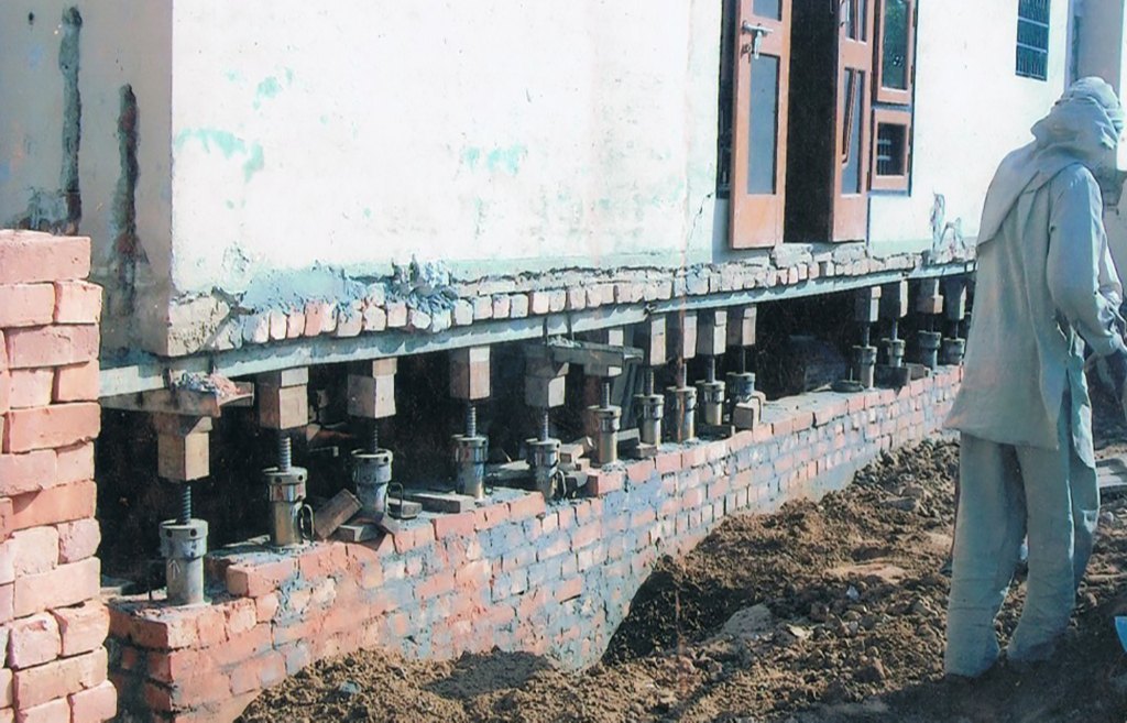 Building lifting process